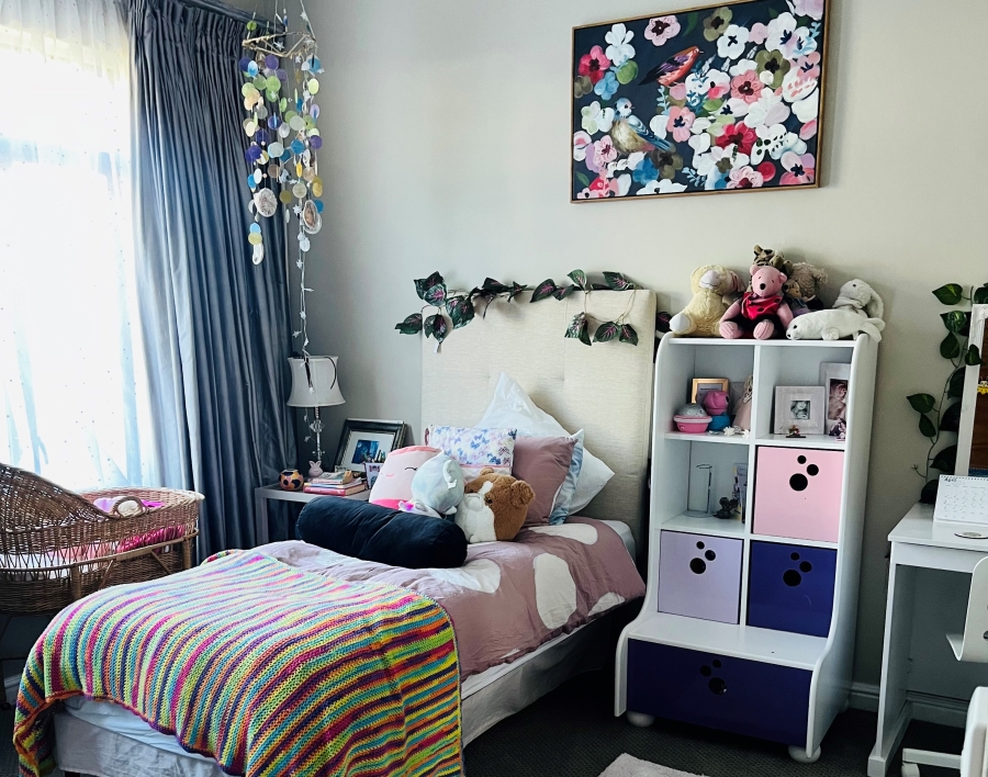 4 Bedroom Property for Sale in Lake Michelle Western Cape